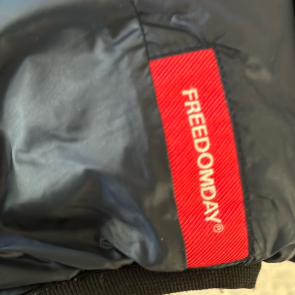 Freedomday boys navy blue puffer jacket size 8 - Picture 5 of 5